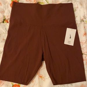 🤎NWT NIKE YOGA SHORTS, size large